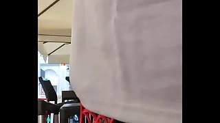 en la terraza del bar